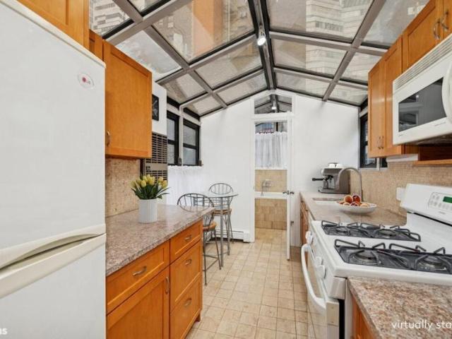 Apartment for sale in Arverne, New York