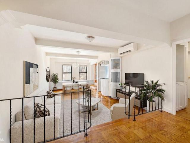 Apartment for sale in Arverne, New York
