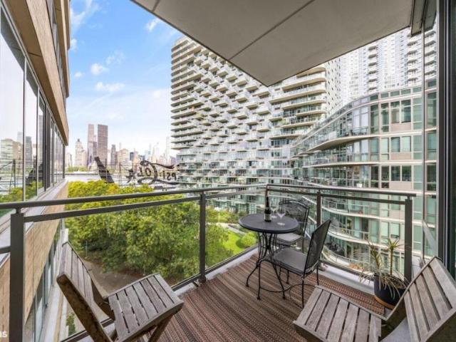 Apartment for sale in Queens, Arverne