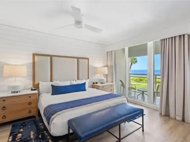 Apartment for sale in Longboat Key, Florida