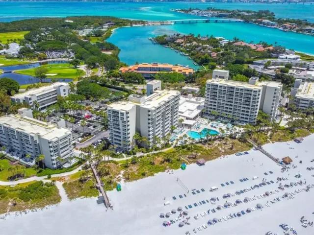Apartment for sale in Longboat Key, Florida