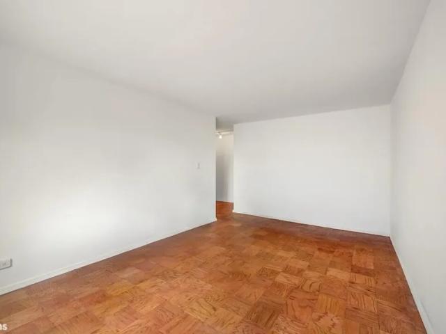 Apartment for sale in Arverne, New York