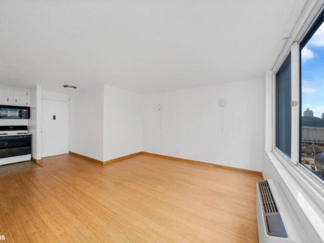 Apartment for sale in Arverne, New York