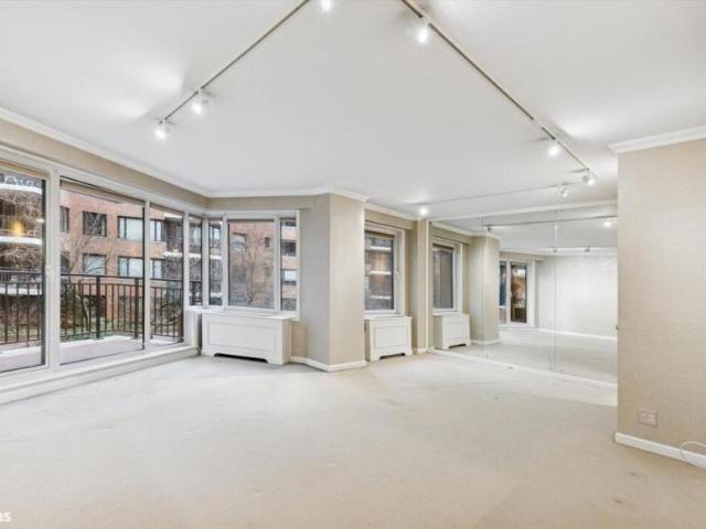 Apartment for sale in Arverne, New York