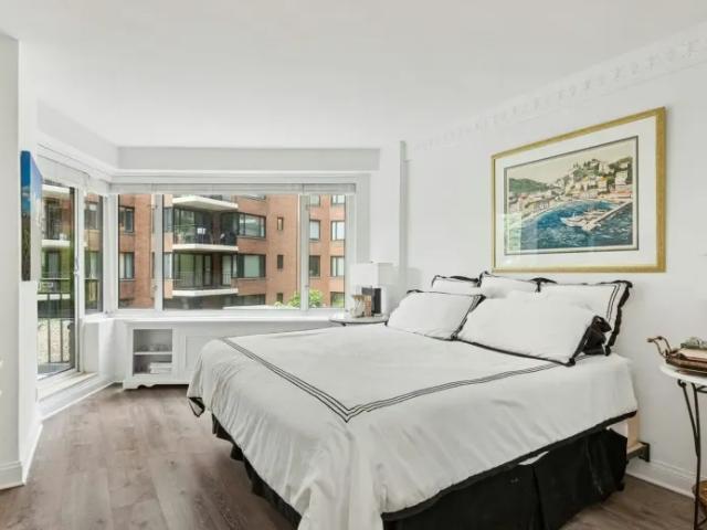 Apartment for sale in Arverne, New York