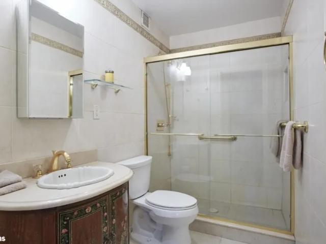 Apartment for sale in Arverne, New York