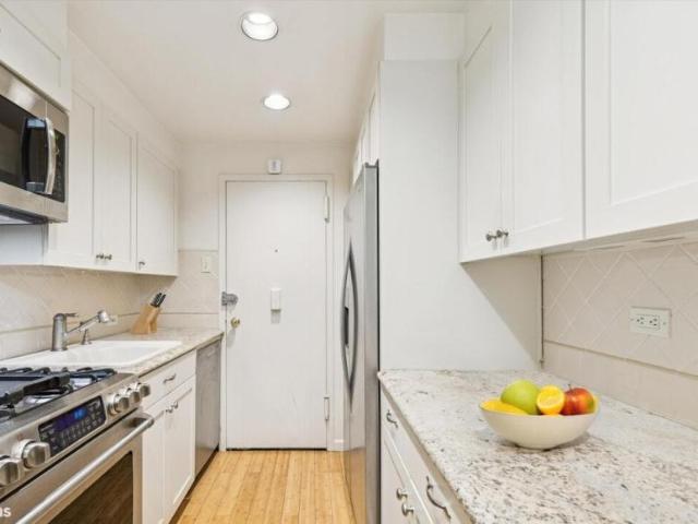 Apartment for sale in Arverne, New York