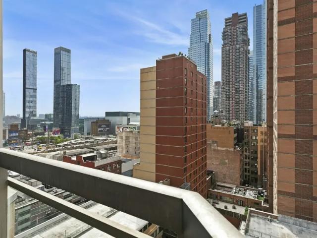 Apartment for sale in Arverne, New York