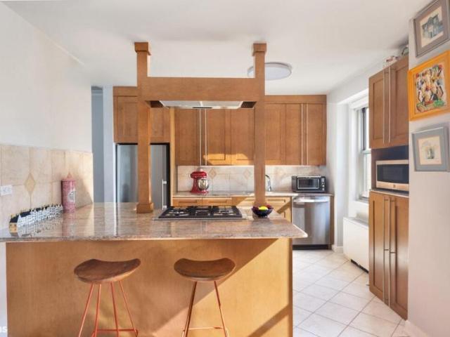 Apartment for sale in Arverne, New York