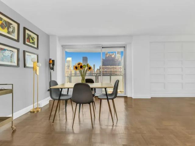Apartment for sale in Arverne, New York