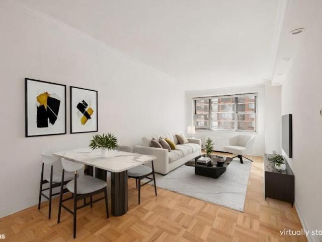 Apartment for sale in Arverne, New York
