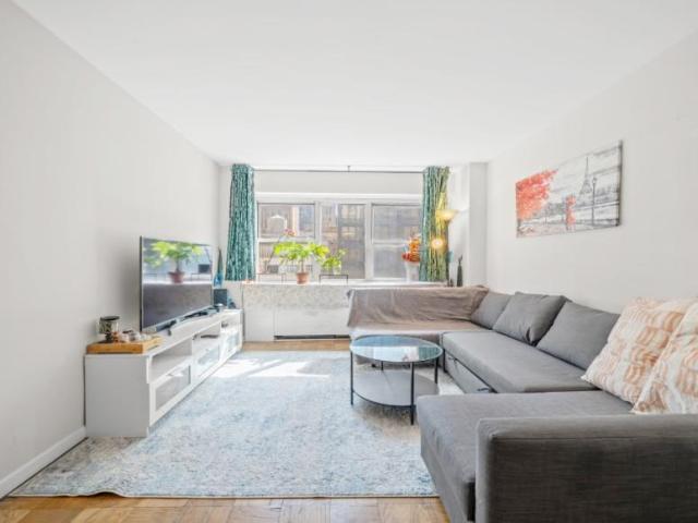 Apartment for sale in Arverne, New York