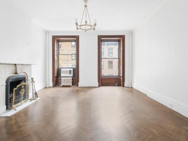 Apartment for sale in Arverne, New York