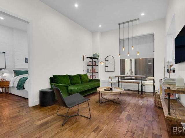 Apartment for sale in Arverne, New York