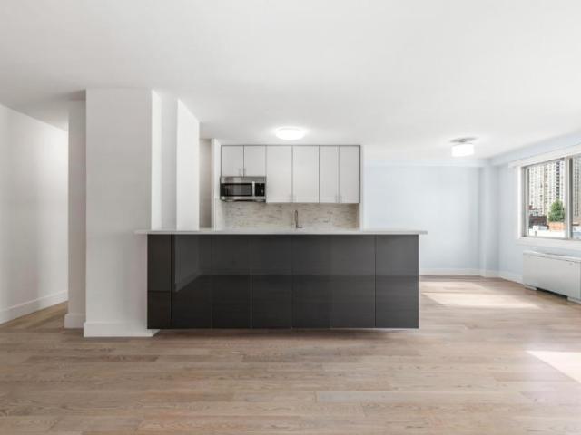 Apartment for sale in Arverne, New York