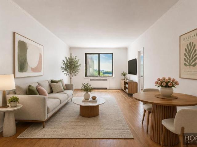 Apartment for sale in Arverne, New York