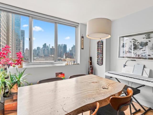 Apartment for sale in Manhattan Community Board 8, New York