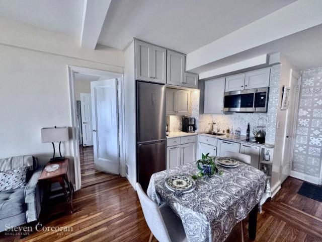 Apartment for sale in Arverne, New York