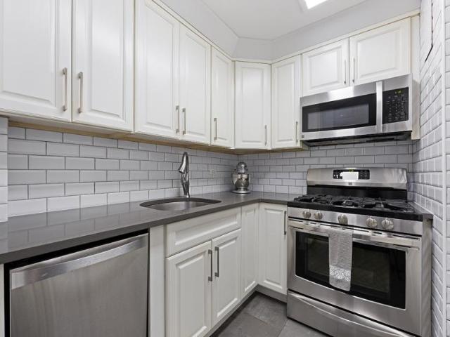 Apartment for sale in Arverne, New York