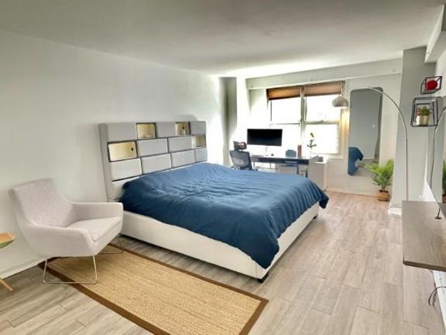Apartment for sale in Arverne, New York