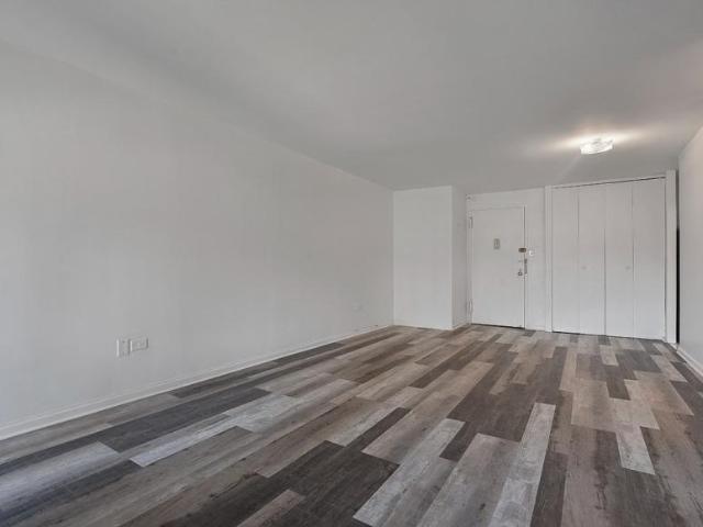 Apartment for sale in Arverne, New York