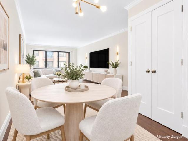 Apartment for sale in Manhattan Community Board 5, New York