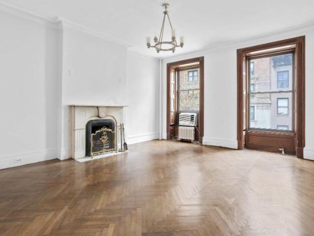 Apartment for sale in Arverne, New York