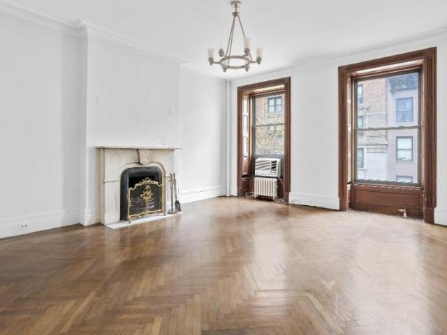 Apartment for sale in Arverne, New York
