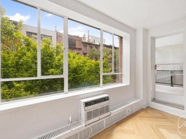 Apartment for sale in Arverne, New York