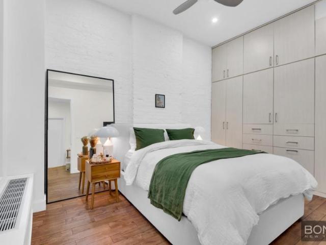 Apartment for sale in Arverne, New York