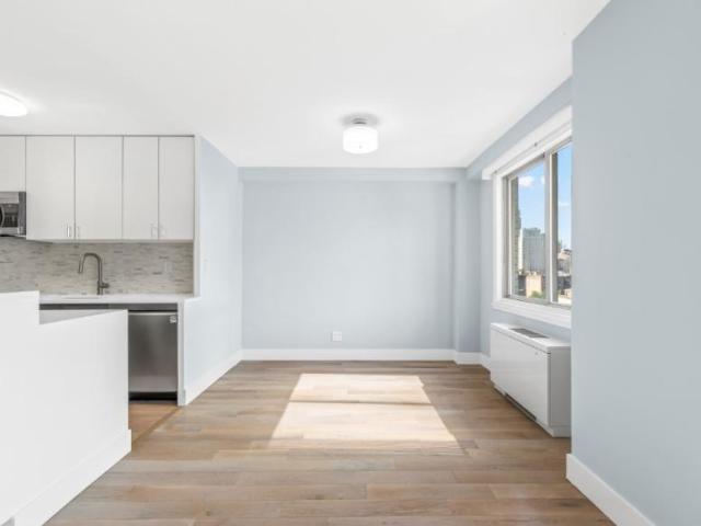 Apartment for sale in Arverne, New York