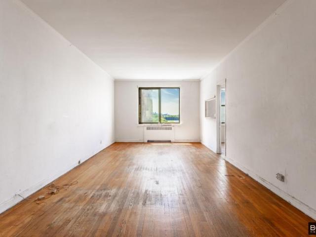 Apartment for sale in Arverne, New York