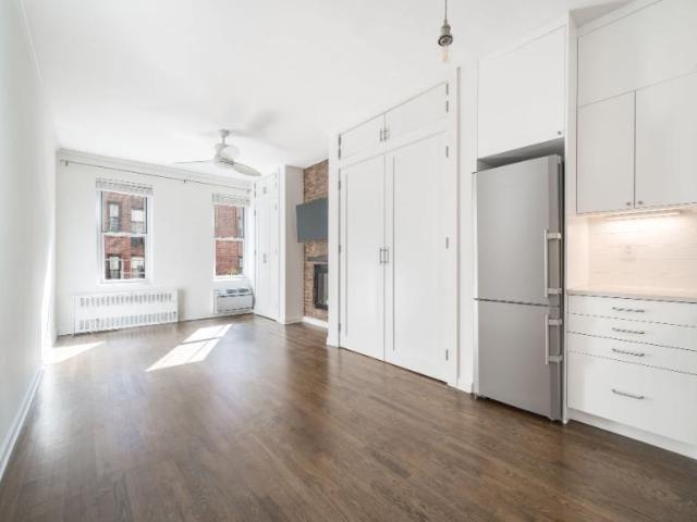 Apartment for sale in Arverne, New York