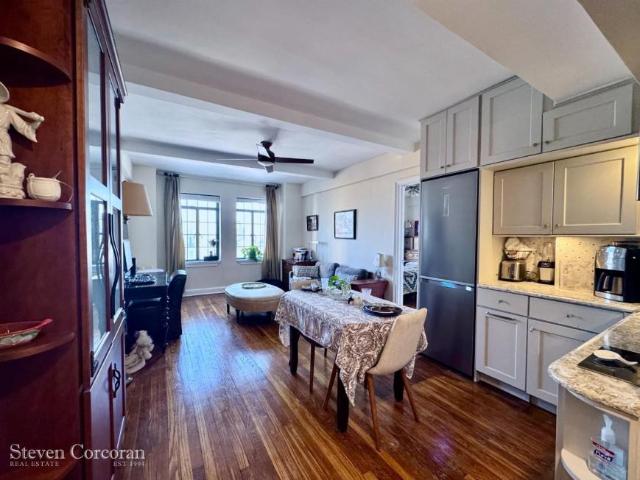 Apartment for sale in Arverne, New York