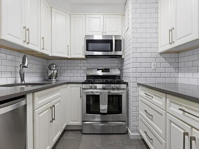 Apartment for sale in Arverne, New York