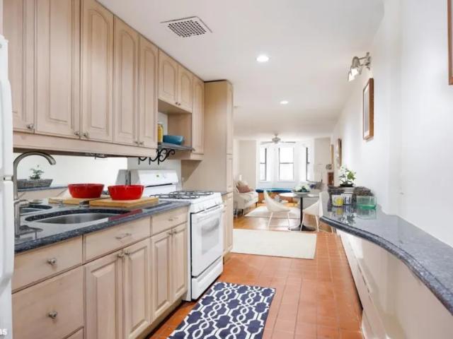 Apartment for sale in Arverne, New York