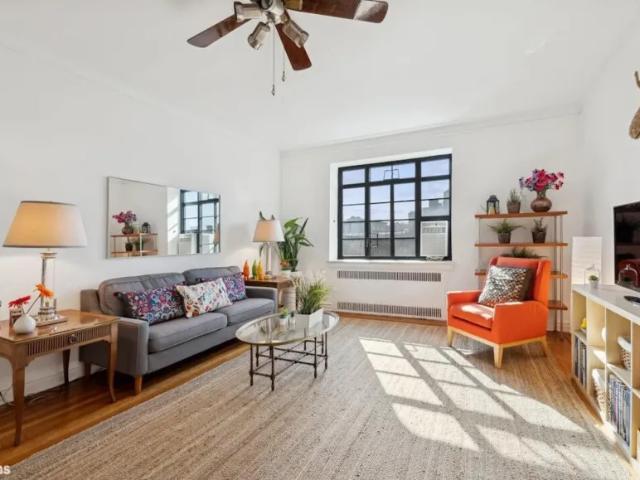 Apartment for sale in Arverne, New York