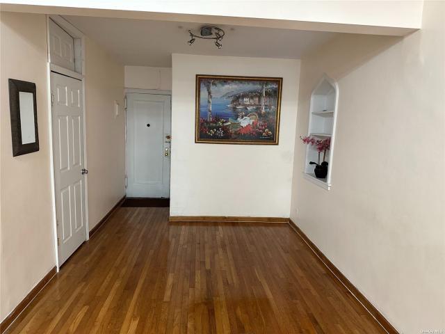 Apartment for sale in Queens, Arverne