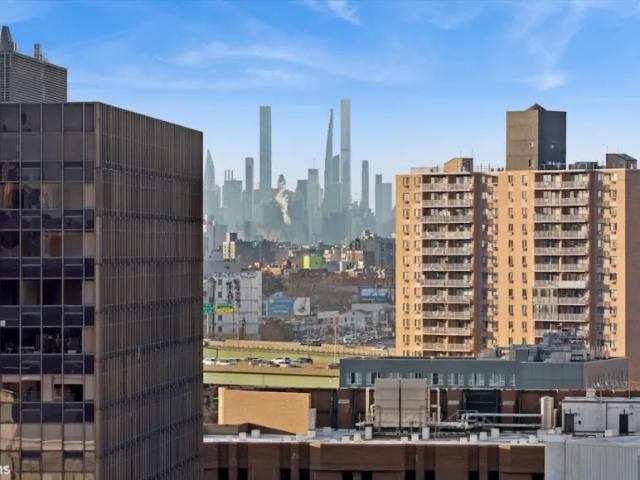 Apartment for sale in Queens, Arverne