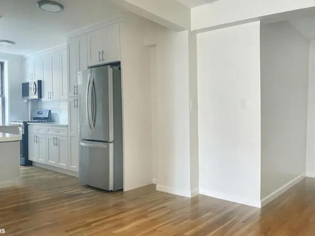 Apartment for sale in The Bronx, Arverne
