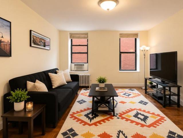Apartment for sale in Queens, Arverne