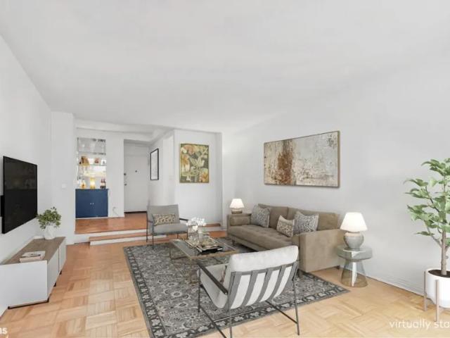 Apartment for sale in Arverne, New York