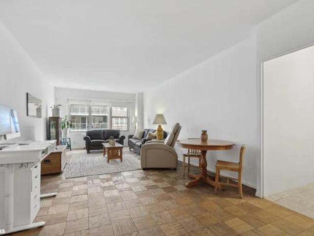 Apartment for sale in Arverne, New York