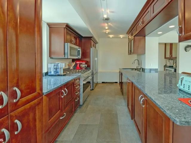 Apartment for sale in Arverne, New York