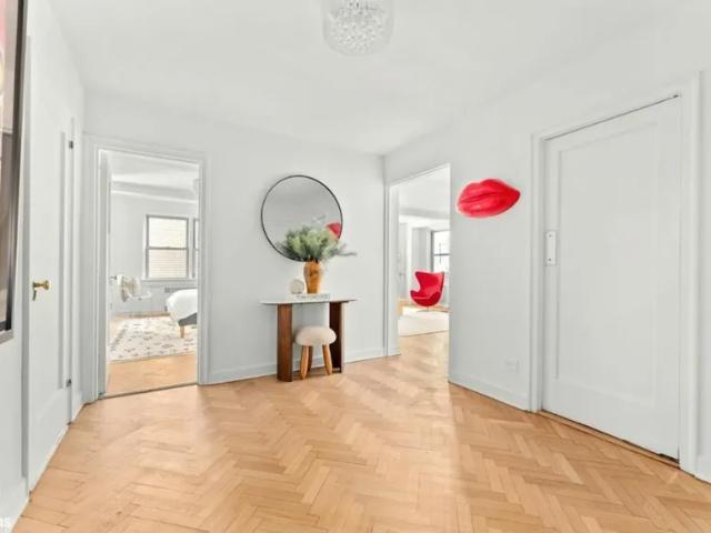 Apartment for sale in Arverne, New York