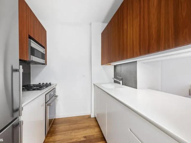 Apartment for sale in Arverne, New York