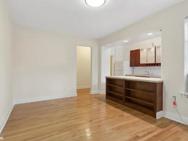 Apartment for sale in Arverne, New York