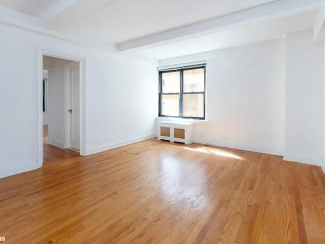 Apartment for sale in Arverne, New York