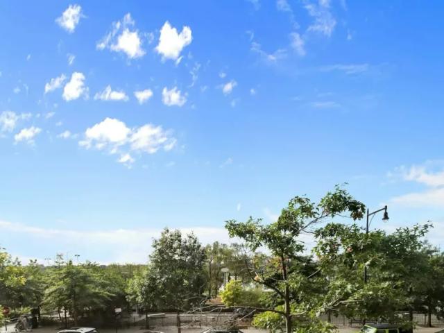 Apartment for sale in Arverne, New York
