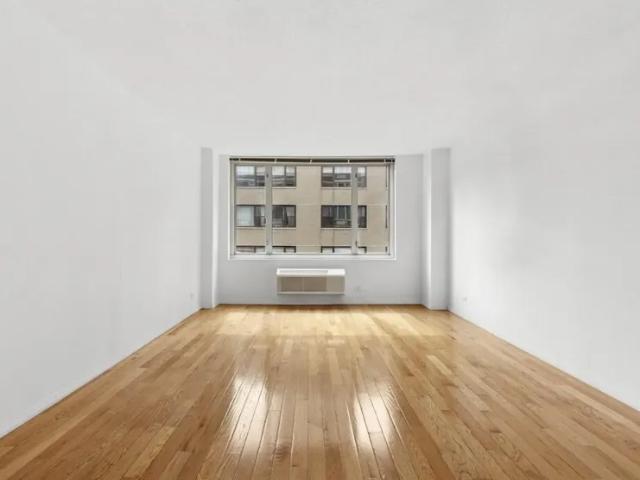 Apartment for sale in Arverne, New York